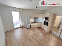 Světlý byt 1+kk/B s balkonem (27,8 m2 + 3 m2 balkon +  3,2 m2 sklep), 3.p (4NP), rezidence Veselská - 3 etapa, Praha 8 - Letňany - 3
