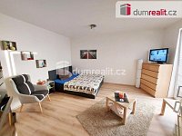 Světlý byt 1+kk/B s balkonem (27,8 m2 + 3 m2 balkon +  3,2 m2 sklep), 3.p (4NP), rezidence Veselská - 3 etapa, Praha 8 - Letňany - 8