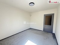 Pronájem domu 6+kk 225 m2 681 m2 pozemek parkovací stání zahrada terasa  - 16