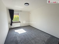 Pronájem domu 6+kk 225 m2 681 m2 pozemek parkovací stání zahrada terasa  - 17