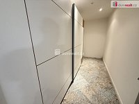 Pronájem domu 6+kk 225 m2 681 m2 pozemek parkovací stání zahrada terasa  - 9
