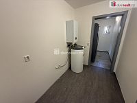 Pronájem domu 6+kk 225 m2 681 m2 pozemek parkovací stání zahrada terasa  - 22