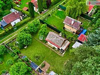 Prodej zděné chatky se zahradou v Karlových Varech - 12