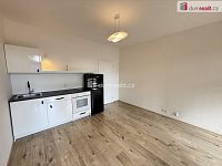 Pronájem ubytovací jednotky 1+kk 25 m2 + předzahrádka 17 m2 P4 Krč parkovací stání sklep - 3