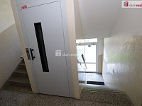 Krásný útulný vybavený byt 1+1 ve zvýšeném přízemí panelového domu v Sokolově - 12