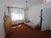 Krásný útulný vybavený byt 1+1 ve zvýšeném přízemí panelového domu v Sokolově - 7