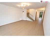 Pronájem novostavby, 168 m2 + terasy a balkon, garáž, pozemek 402 m2, Praha 9 - Dolní Chabry - 10