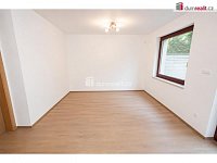 Pronájem novostavby, 168 m2 + terasy a balkon, garáž, pozemek 402 m2, Praha 9 - Dolní Chabry - 13