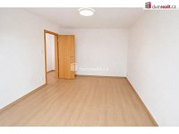 Pronájem novostavby, 168 m2 + terasy a balkon, garáž, pozemek 402 m2, Praha 9 - Dolní Chabry - 23