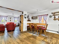 Dům 90 m² po kompletní rekonstrukci se srubem, pár minut od Lipna. Zahrada od Dana Kohouta, vlastní studna, krb. - 29
