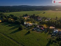 Dům 90 m² po kompletní rekonstrukci se srubem, pár minut od Lipna. Zahrada od Dana Kohouta, vlastní studna, krb. - 30