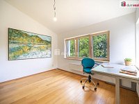 K prodeji, rodinný dům 4+1 s balkónem, zahrádkou a krytým parkovacím stáním, Ledčická 628/2, Dolní Chabry 184 00, Praha 8 - 24