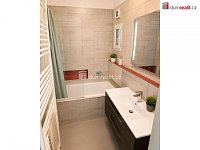 Prostorný byt v top stavu, 3+1, 80 m2 + balkon 2 m2, zahrada 150 m2, 3.patro, Praha 6 - Dejvice - 17