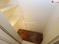 Pěkný útulný byt 2+kk ve druhém patře cihlového domu se zahradou - 14