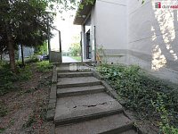 Pěkný útulný byt 2+kk ve druhém patře cihlového domu se zahradou - 17