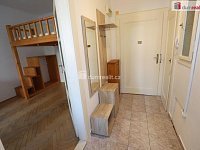 Pěkný útulný byt 2+kk ve druhém patře cihlového domu se zahradou - 7