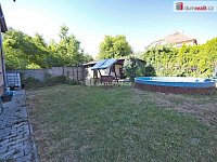 Pronájem rodinného domu 5+1 se zahradou, garáží a bazénem  - 24