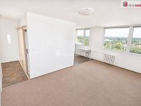 Světlý byt 1+1, 34 m2, 8.patro, sklep, panel po rek, Neratovice