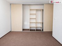 Světlý byt 1+1, 34 m2, 8.patro, sklep, panel po rek, Neratovice - 8