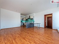 Nadstandardní vyjímečný prostorný byt 4+kk s terasou 99 m2 a dvěma garážemi - Praha Stodůlky - 2