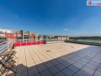 Nadstandardní vyjímečný prostorný byt 4+kk s terasou 99 m2 a dvěma garážemi - Praha Stodůlky - 21