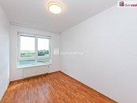 Nadstandardní vyjímečný prostorný byt 4+kk s terasou 99 m2 a dvěma garážemi - Praha Stodůlky - 8