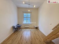 Pronájem bytu 1+kk 42 m2 P5 Smíchov po rekonstrukci loft cihla - 4