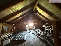Prodej hospodářského stavení s velkým stavebním pozemkem  - 15