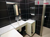Pronájem komerčních prostor s výlohou a vstupem do ulice, 78 m2, Uherské Hradiště  - 10