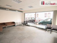 Pronájem komerčních prostor s výlohou a vstupem do ulice, 78 m2, Uherské Hradiště  - 7
