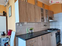 Krásný prostorný slunný byt 3+1 ve čtvrtém patře panelového domu s výtahem - 22