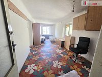 Prodej rodinného domu 337 m², pozemek 564 m² - 21