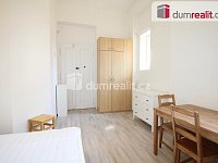 Pronájem 1+kk 25 m2 P5 Smíchov zařízený po rekonstrukci - 4