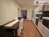 Pronájem pokoje 20 m2 P2 Vinohrady zařízený po rekonstrukci šatna - 2