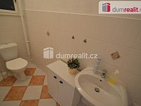 Pronájem pokoje 20 m2 P2 Vinohrady zařízený po rekonstrukci šatna - 6
