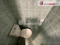 Pronájem bytu 1+kk 32 m2 P5 Smíchov nezařízený po rekonstrukci cihla podkroví - 7
