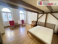 Pronájem bytu 1+1 43 m2 P5 Smíchov zařízený patro na spaní cihla po rekonstrukci - 6