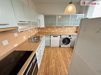 Pronájem bytu 3+1 P5 Barrandov 66 m2 panel po rekonstrukci lodžie nezařízený 