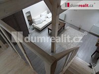 Pronájem 1+1 42m2 P3 Žižkov zařízený po rekonstrukci mezonet - 15