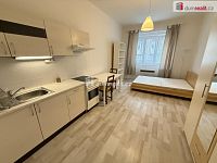 Pronájem bytu 1+kk 30 m2 P5 Smíchov zařízený po rekonstrukci