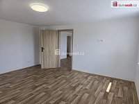 Pronájem bytu 3+1 Všejany - 12