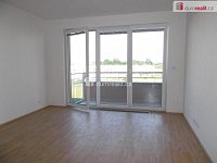 pronájem 2kk 63m2 s balkonem 11m2 P9 Letňany Hlučkova novostavba částečně zařízen garážové stání sklep - 10