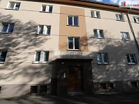 Udržovaný byt 2+1 ve druhém patře cihlové budovy v Ostrově - 17