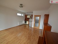 Pronájem 2kk 65m2 P10 Strašnice Počernická terasa garáž - 5