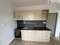 pronájem revitalizovaného bytu s balkónem, garáží a parkovacím místem před domem Milín - 11