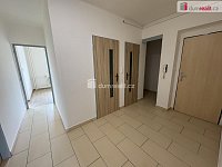 pronájem revitalizovaného bytu s balkónem, garáží a parkovacím místem před domem Milín - 13