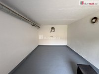 pronájem revitalizovaného bytu s balkónem, garáží a parkovacím místem před domem Milín - 14