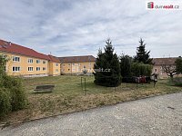 pronájem revitalizovaného bytu s balkónem, garáží a parkovacím místem před domem Milín - 16