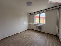 pronájem revitalizovaného bytu s balkónem, garáží a parkovacím místem před domem Milín - 6