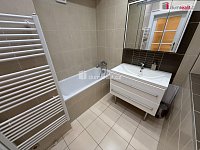 Pronájem bytu 2+kk 43 m2 P7 Holečovice po rekonstrukci zařízený cihla výtah - 6